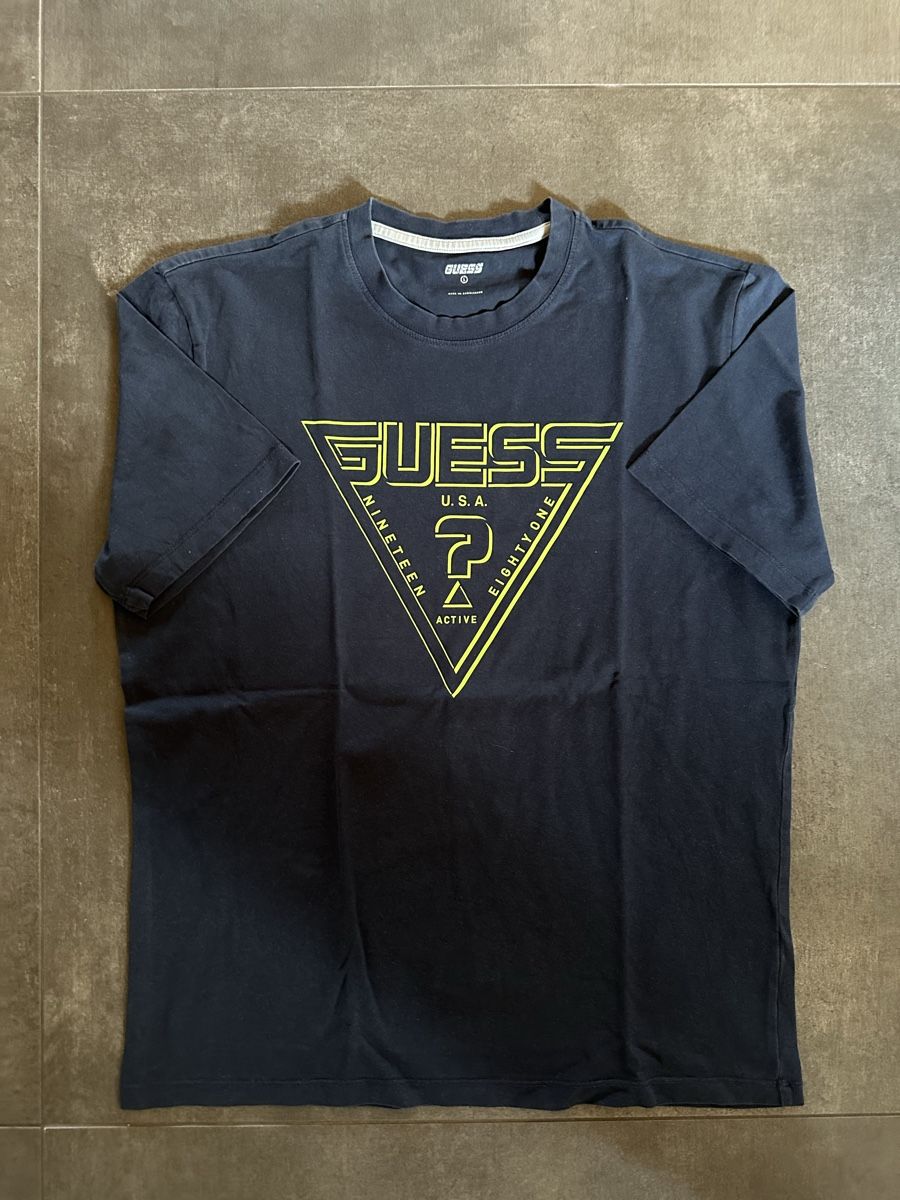 Guess T-shirt: T-shirt blue, size L, GUESS – Usato da Losone venduto da Gioelenalli_ 1