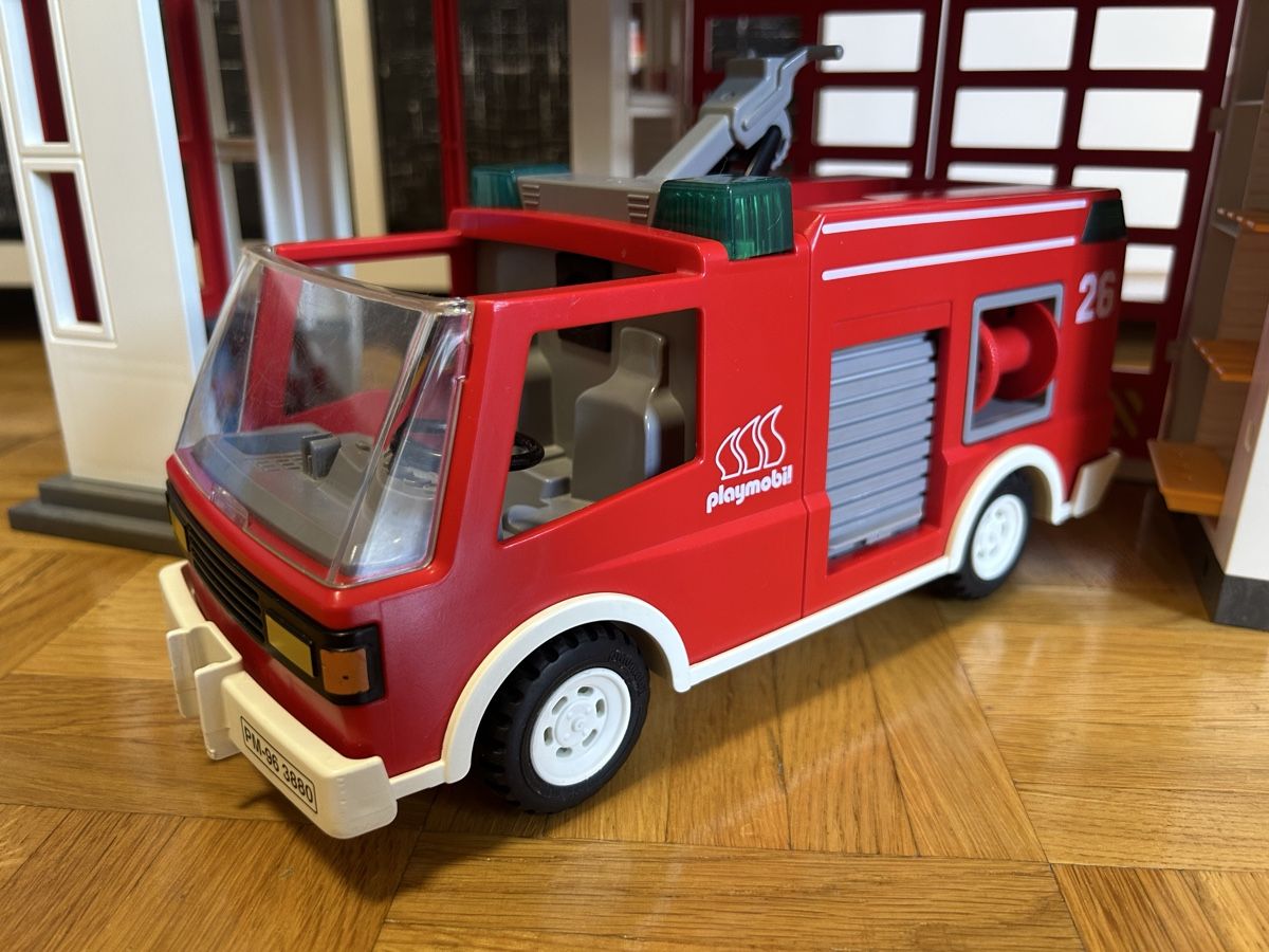 Playmobil Giocattoli: Lot Playmobil Feuerwehr – Usato da Genève venduto da auto_miniatures 2