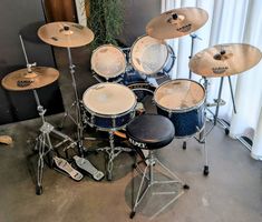 Schlagzeugset Mapex Venus Series mit 4 Sabian B8X-Becken