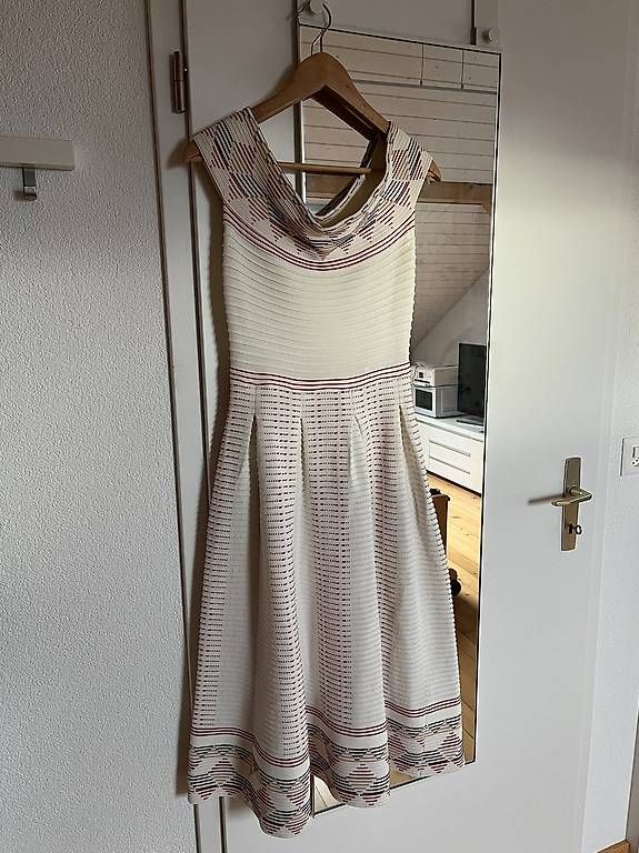 Vestiti: Maje Kleid Gr. 3 – Usato da Uttwil venduto da julesonne