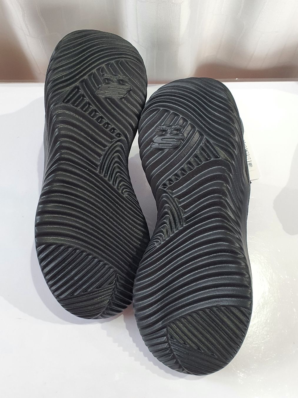 Skechers Schuhe für Jungen: Gr. 32 - Skechers Kinderschuhe, Neu – Neu und originalverpackt aus Nürensdorf von kin_2jn6 4