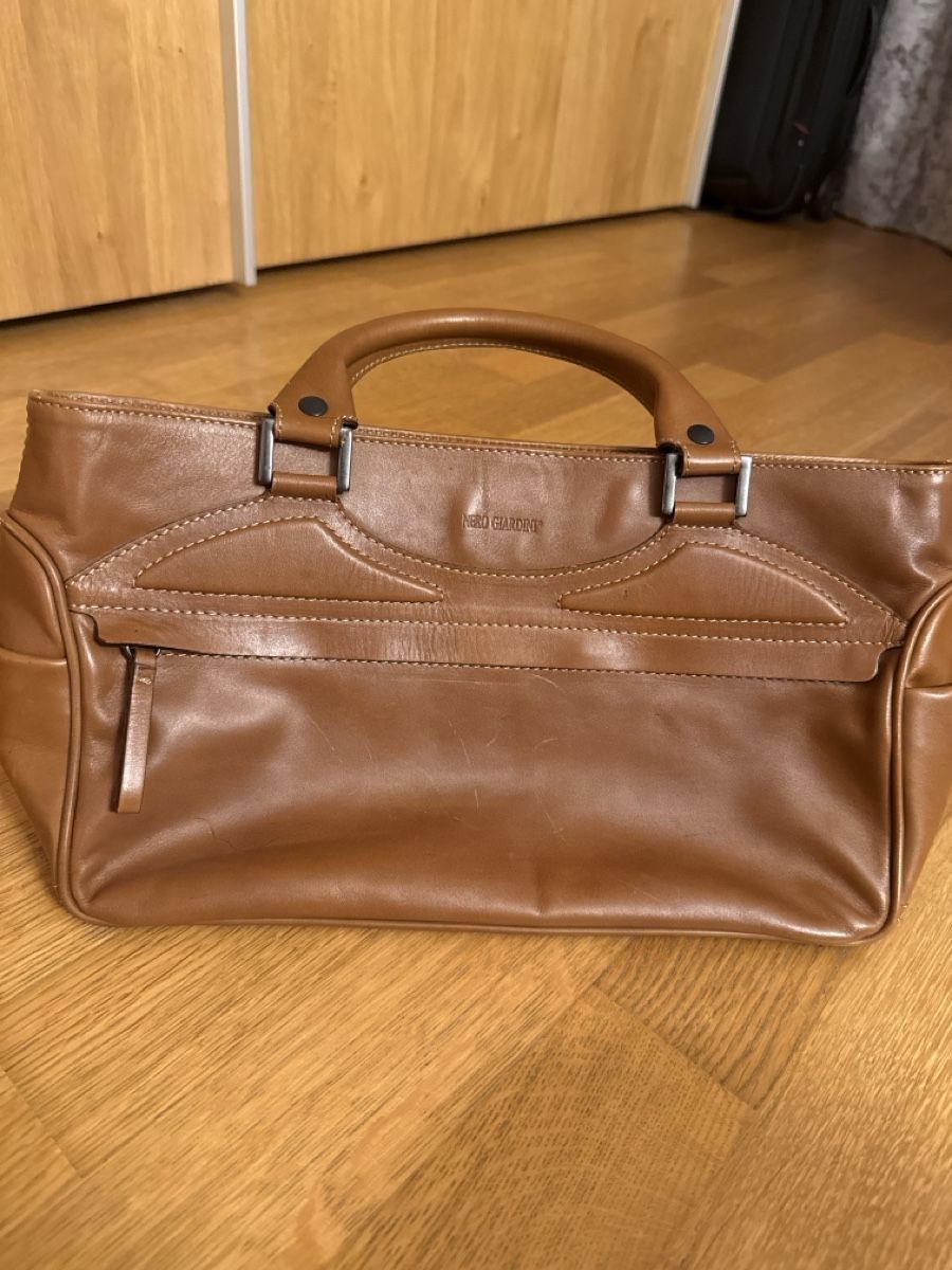Nero Giardini Taschen für Damen: Nero Giardini – Gebraucht aus Biel-Benken BL von lsm_l87l