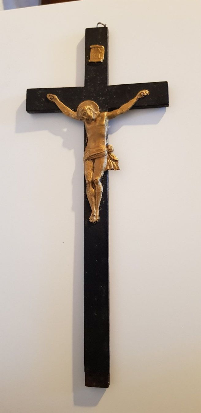 Holzartikel: HOLZKREUZ – Gebraucht aus Nottwil von echtMOMO
