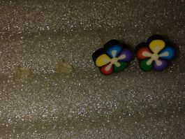 OHRRINGE MODESCHMUCK,,MIT MEHRERE FARBEN,,KUSTSTOFF