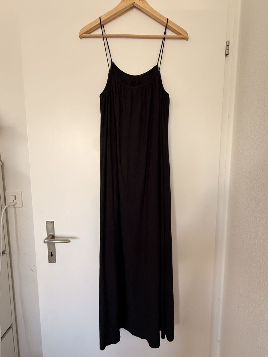 Kleider: Schwarzes Maxikleid gr S – Gebraucht aus Belp von Lu96