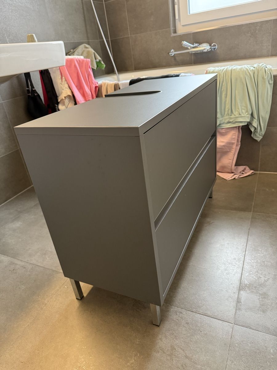 Mobili per bagno: Waschbeckenunterschrank – Usato da Hindelbank venduto da Alfinissimo 3