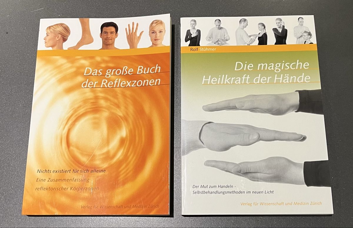 Libri: 2 Bücher Reflexzonen / Selbstbehandlungsmetoden – Nuovo (secondo la descrizione) da Beckenried venduto da Beggo51