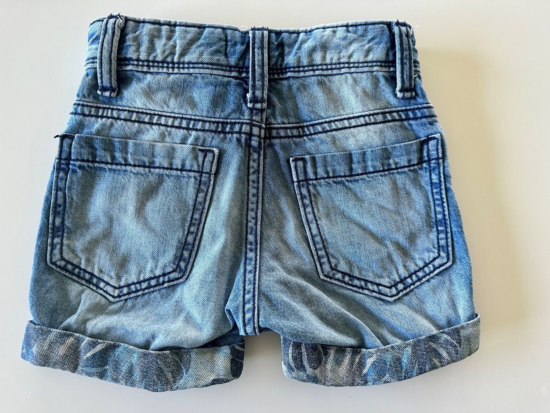 Benetton Pantaloni: Benetton Jeans Shorts Gr.80 – Usato da Meggen venduto da kammann 1