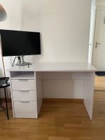 Schreibtisch/desk
