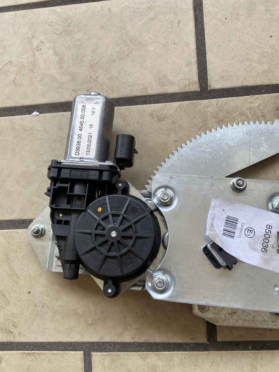 BMW Toutes les pièces auto: BMW e36 Limo Fensterheber  – Neuf avec emballage d'origine à Büren an der Aare par twostrokeguy 1