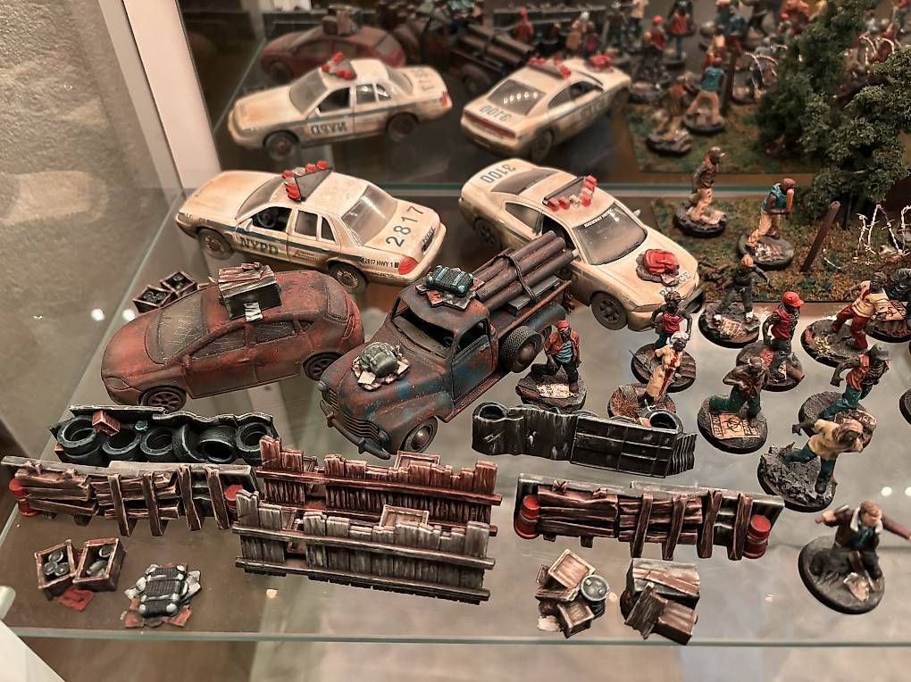 Servierplatten: Walking Dead Tabletop inkl. Platte, bemalt!! – Gebraucht aus St. Gallen von Olivierg 3