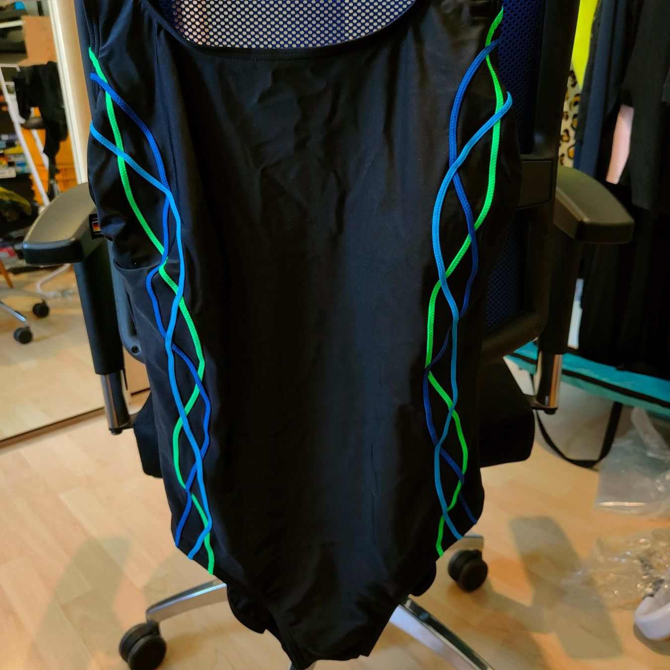 Costumi da bagno & Bikini: Hübsch gemusterter Badeanzug Gr. 46 Fr. 20.- nur 15.- – Nuovo e nell'imballaggio originale da Lohn SH venduto da flyerc9