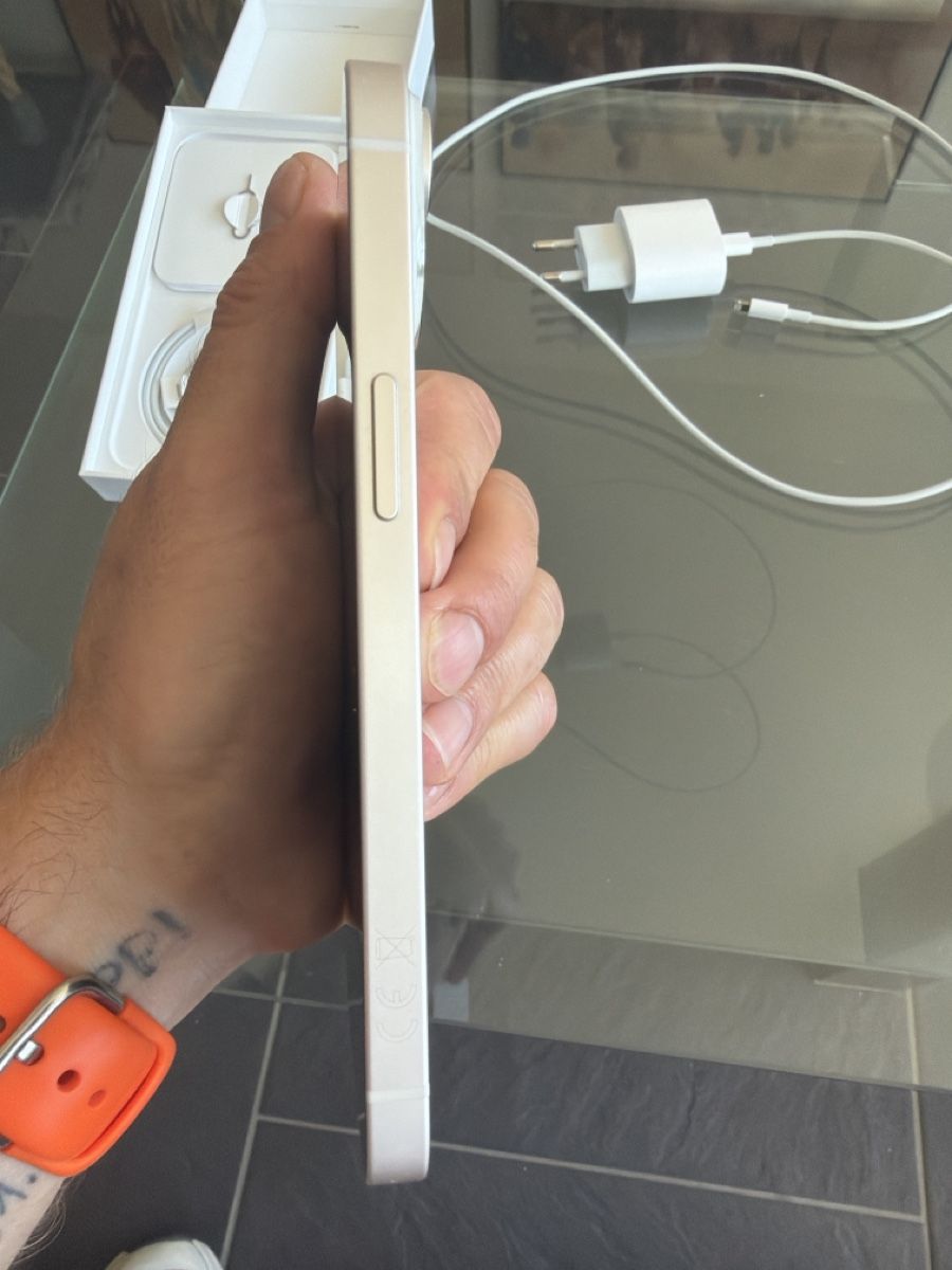 Apple Telefoni cellulari / Smartphones: iPhone 14 128 GB Weiss mit Adapter  +  2  Kabel – Usato da Wetzikon ZH venduto da philippe_22 3
