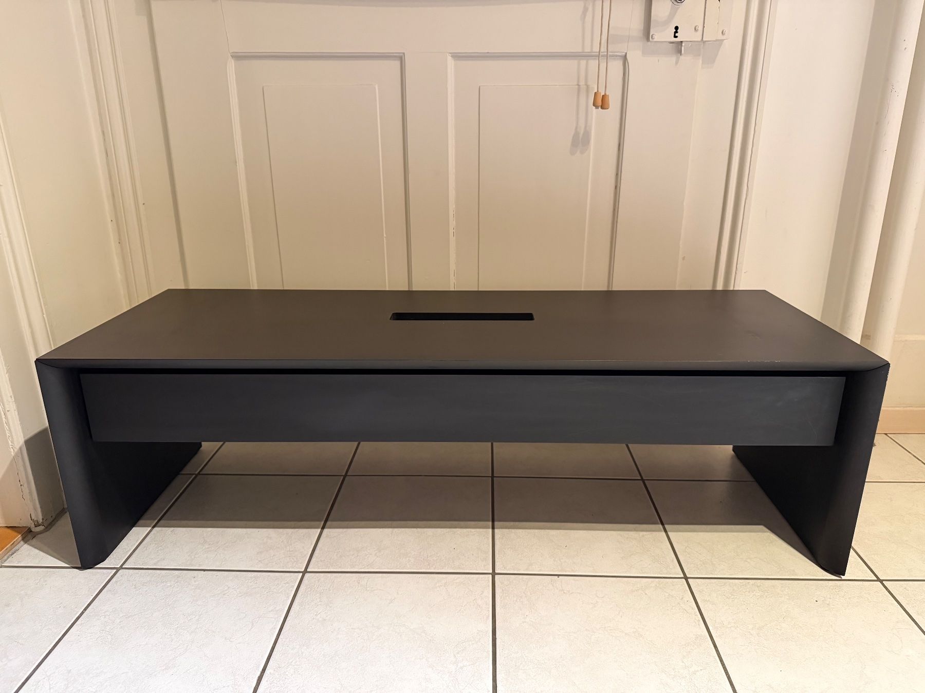 Bang & Olufsen Mobili TV: Bang & Olufsen Sideboard/TV Möbel – Usato da Thun venduto da Astralbern
