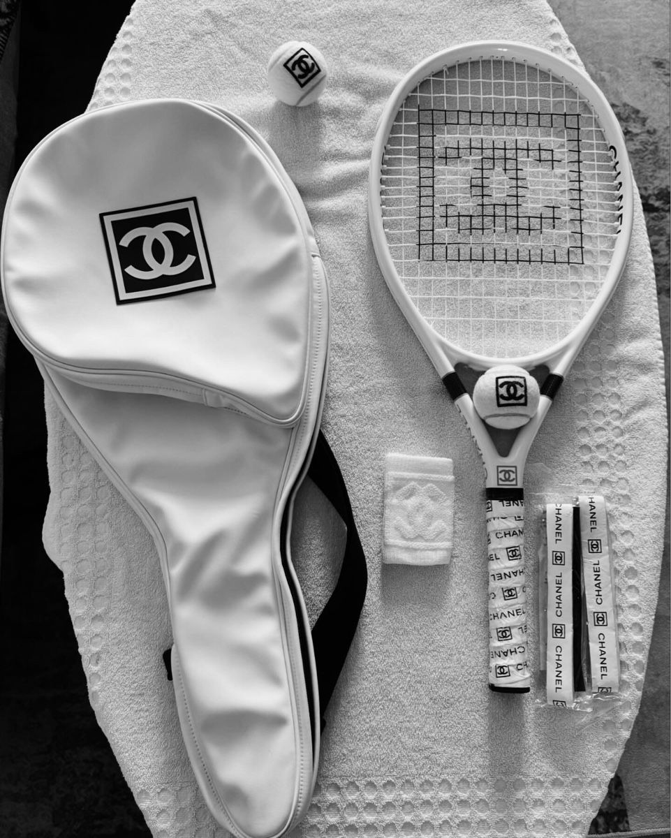 Racchette: Set de Tennis complet Chanel – Nuovo e nell'imballaggio originale da Neuchatel venduto da mar_9blm