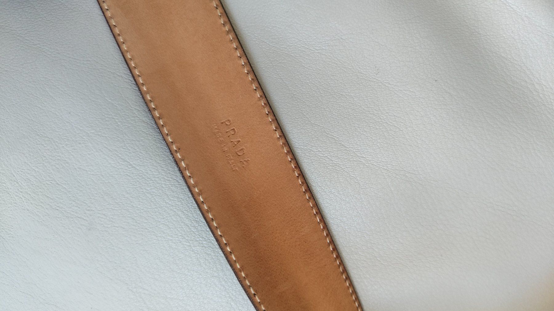 Prada Ceintures: Ceinture en cuir PRADA – D'occasion à Lausanne par clog 4