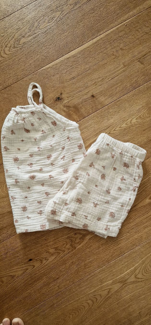 H&M Lotti & Set di vestiti: H&M set 116 – Usato da Emmenbrücke venduto da Nadmorebiti