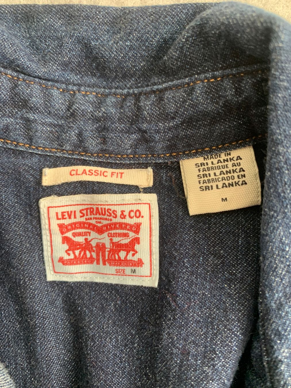 Levi's Camicette: Damen Jeanshemd Levi's Grösse M  Neu – Nuovo (secondo la descrizione) da Richterswil venduto da Moii89 2
