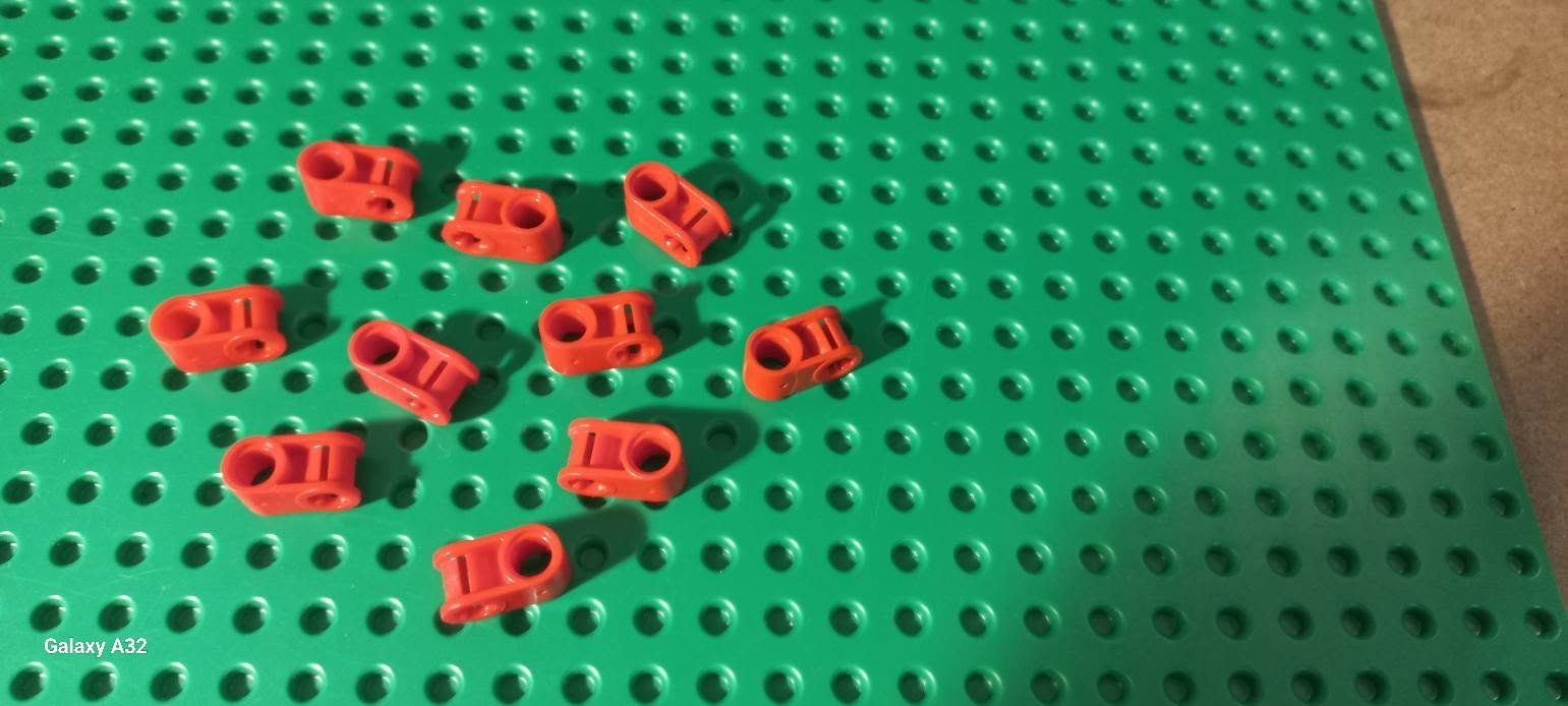 Lego Spielzeuge: Lot de 10 pièces Lego Technic – Gebraucht aus La Tour de Trême von Startjouet