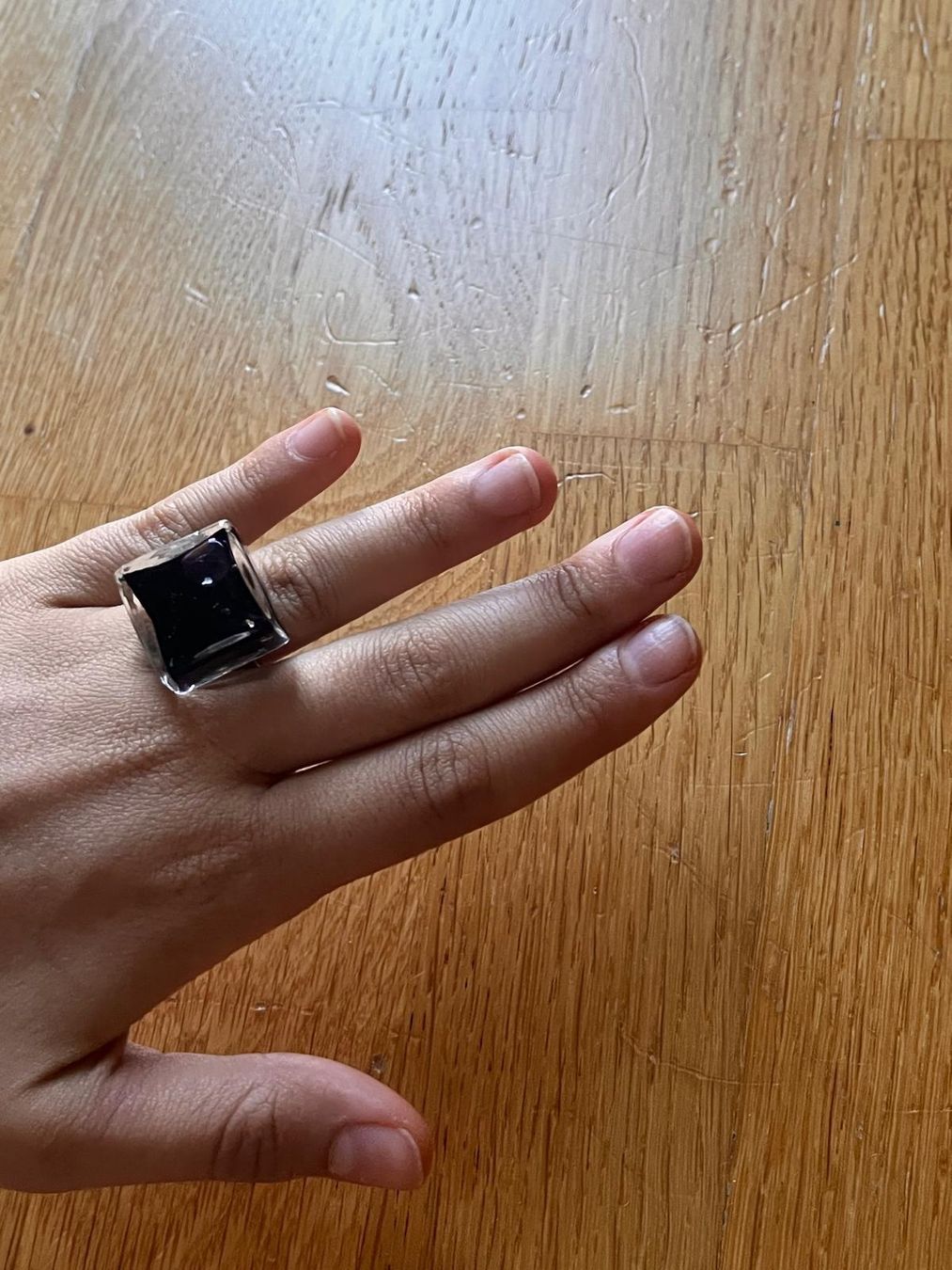 Anelli: Bague argentée avec liquide noire taille réglable – Nuovo (secondo la descrizione) da Bassins venduto da mar_m22f