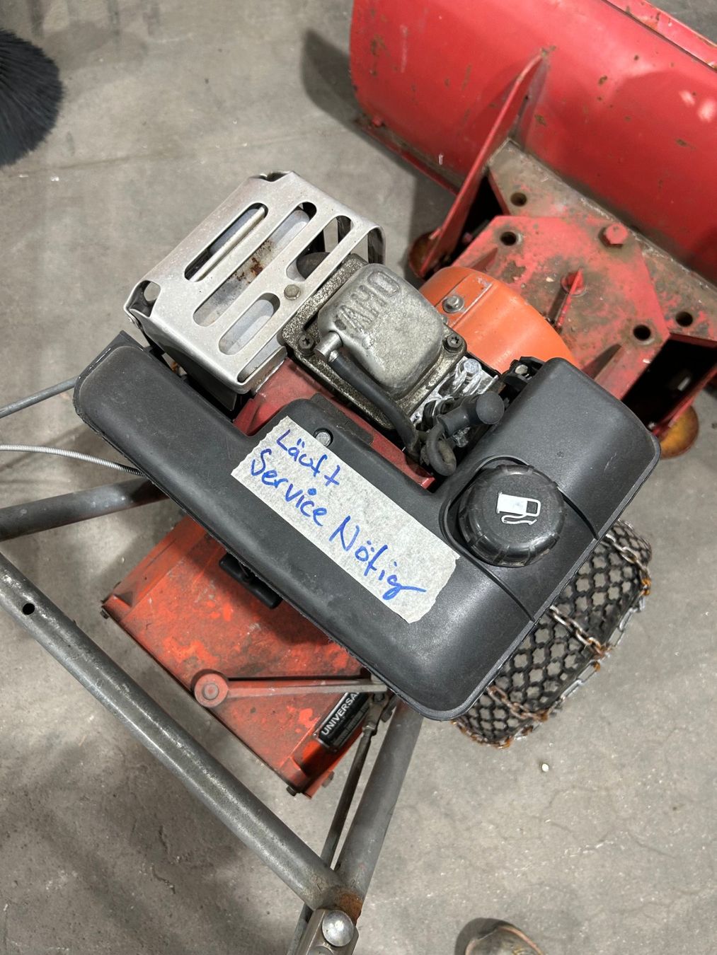 Sgombero neve: UNIVERSAL Schneefräse / Schneeräumer mit Benzinmotor – Usato da Grüningen venduto da Werk89.zuerich 3