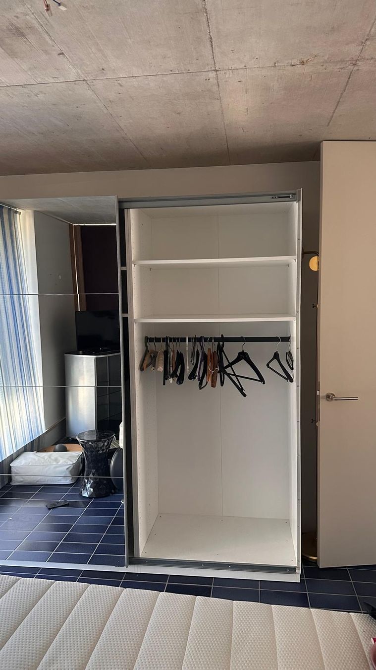 Armadi: Schrank mit Schiebetüren – Nuovo (secondo la descrizione) da Spreitenbach venduto da Elian13 2