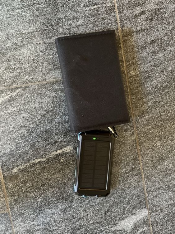 Dispositivi a energia solare: Faltbares Solarpanel Ladegerät, USB - Top Zustand! – Nuovo (secondo la descrizione) da Buchrain venduto da Nicben187 1