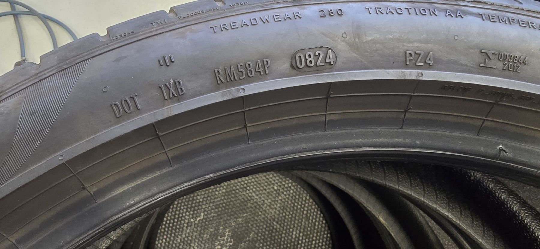 Pneus & Roues: 4 Stk. 255/40R21 Pirelli Pzero  – D'occasion à Kulmerau par Turbo140 2