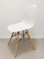 4 Stühle mit Charakter suchen neues Zuhause!