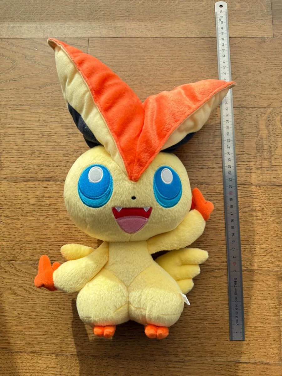 Pokémon Spielzeuge: Pokemon Plüschi Victini – Neu (gemäss Beschreibung) aus Läufelfingen von Seraphim13