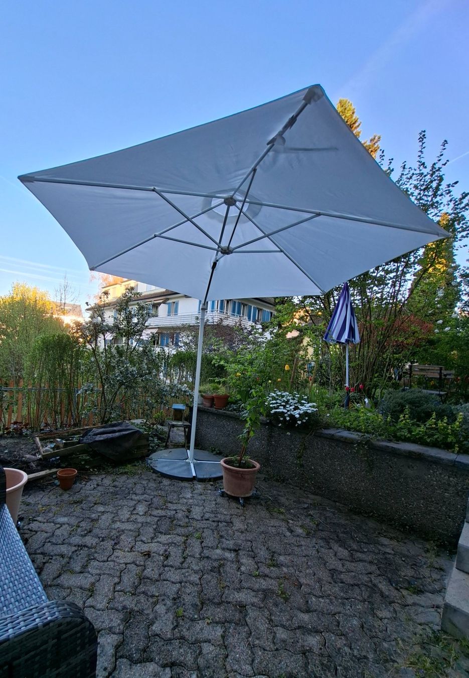 Ikea Ombrelloni: Sonnenschirm IKEA HÖGÖN weiss – Usato da Zürich venduto da touni04 1