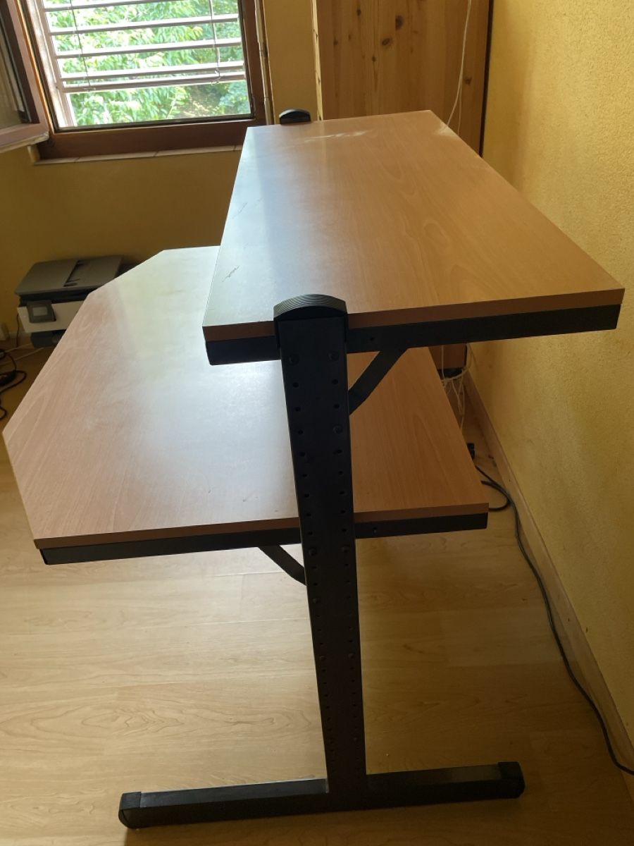 Bureaux: Schreibtisch Ikea Jerker – D'occasion à Hermetschwil-Staff par Naeppi99 1