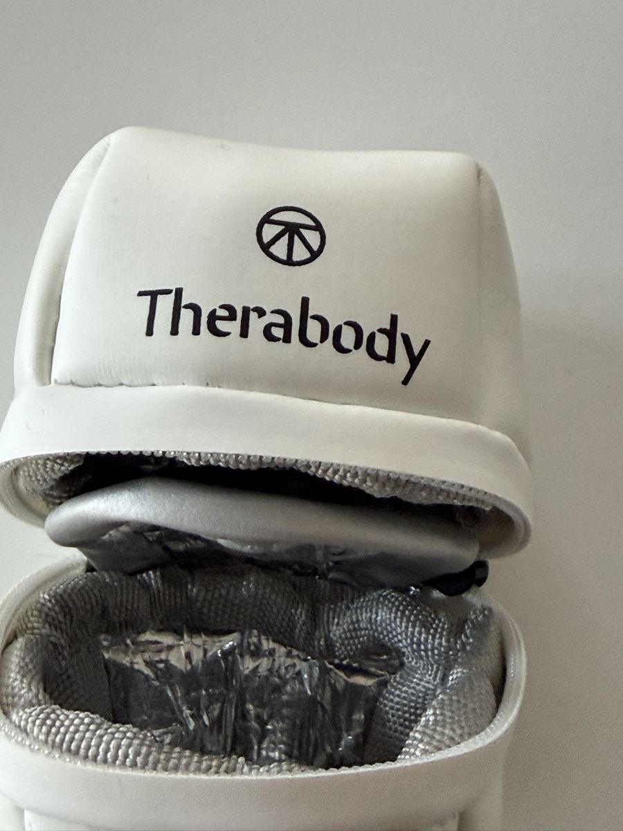 Therabody Dispositivi per massaggi: Therabody TheraFace PRO Set  komplett mit Hot/Cold Ringen  – Nuovo e nell'imballaggio originale da Bad Ragaz venduto da ako_8l5y 2