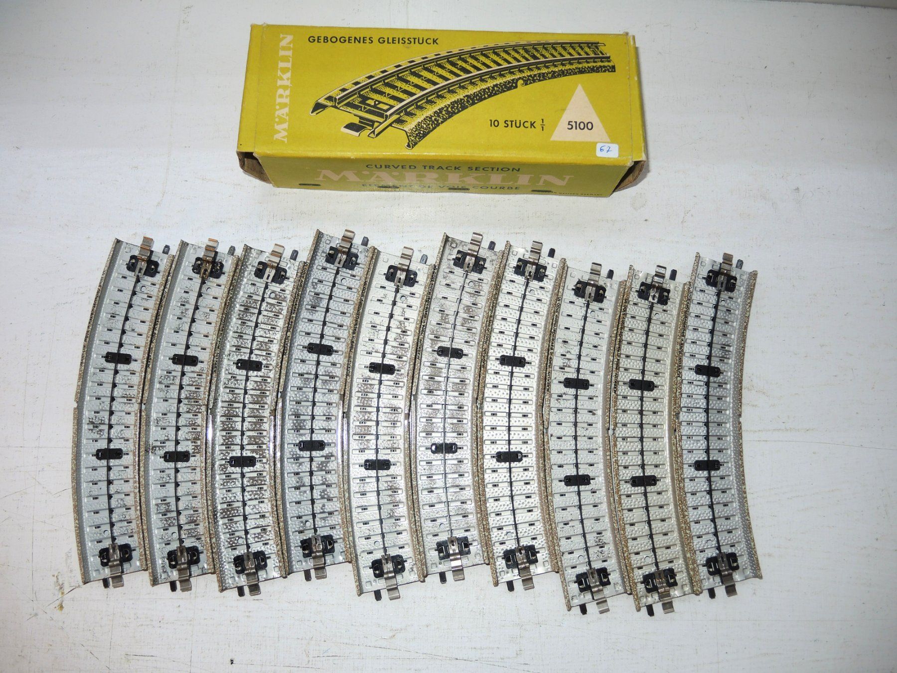 Märklin Modellini di ferrovie: 10 Märklin M-Gleise 5100 (gebogen) – Usato da Courtaman venduto da Courtamaner 1