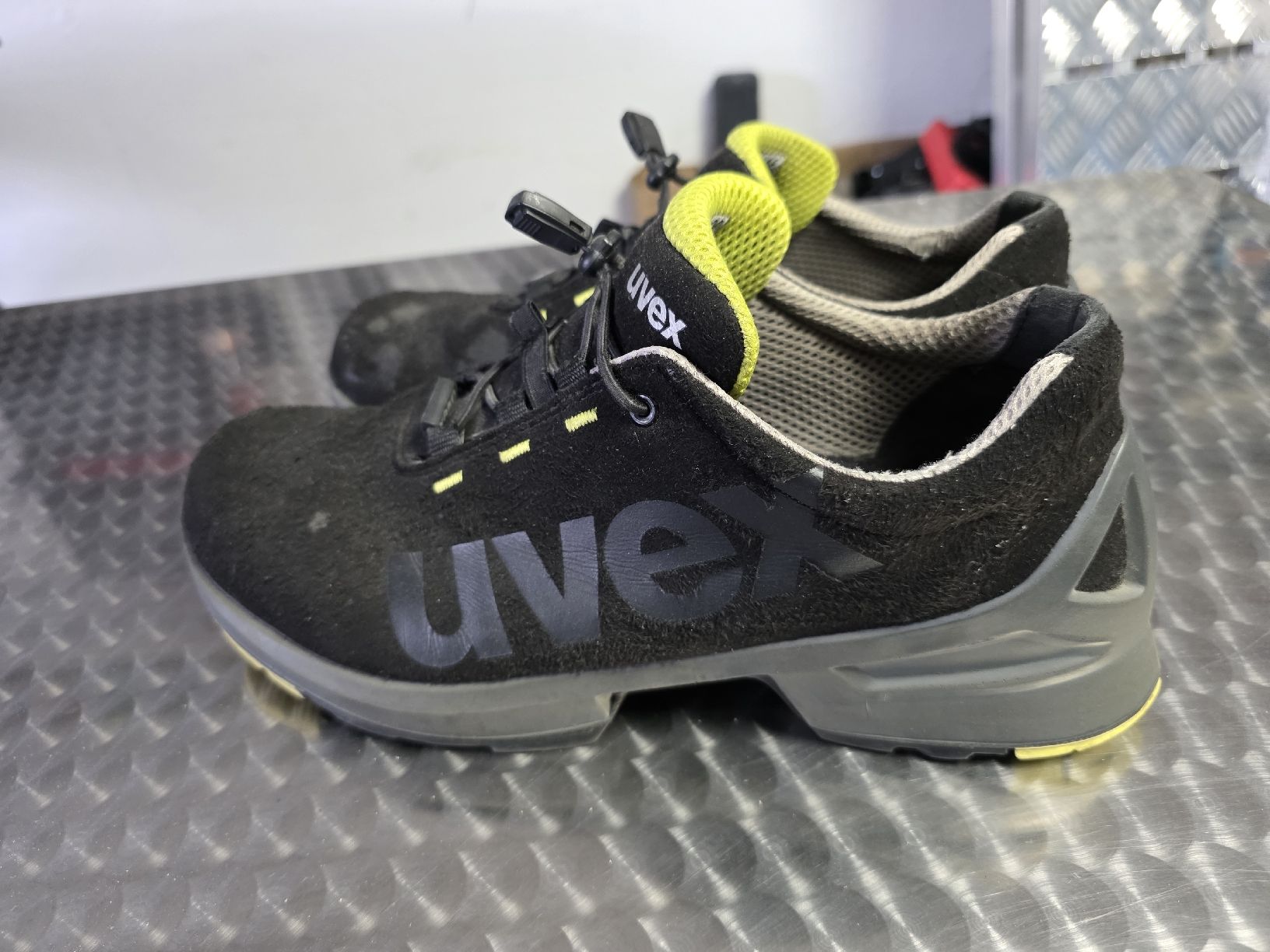 Uvex Chaussures hommes: Sicherheitsschuhe Uvex Grösse 47  – D'occasion à Reinach BL par bru_qpv2