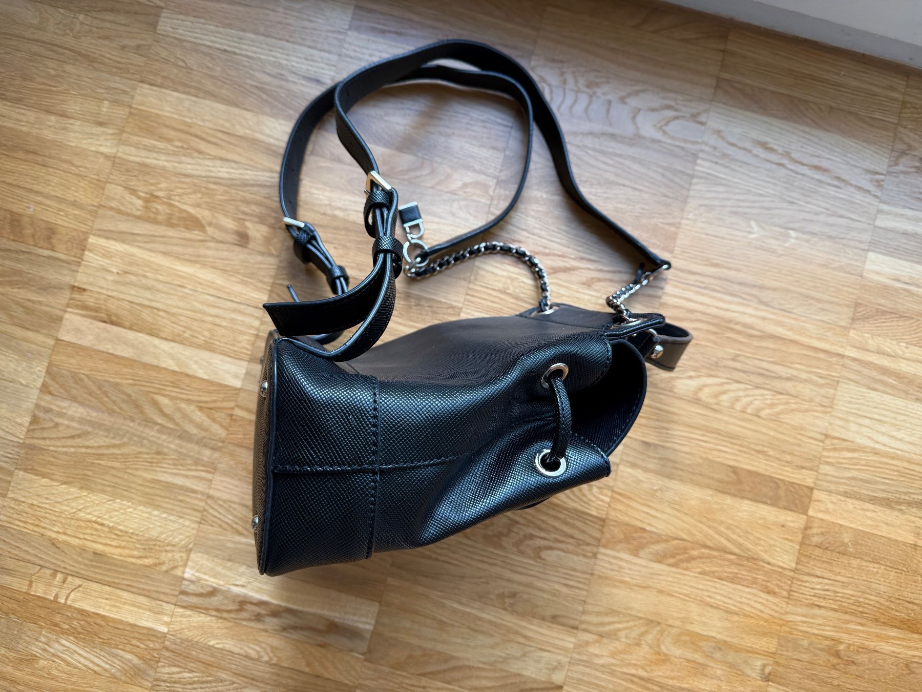Guess Taschen für Damen: Guess bag – Gebraucht aus Zürich von med_7y9d 2