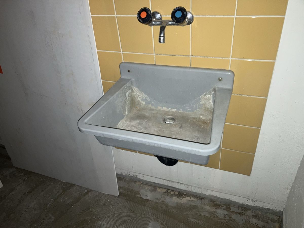 Lavabi & lavandini: Lavabo – Usato da Oberglatt ZH venduto da albarpitsch 2