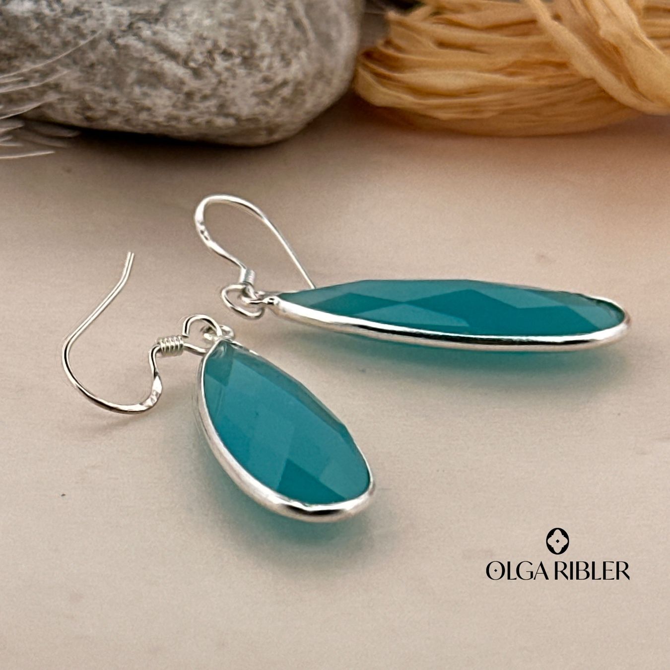 Olga Ribler Boucles d'oreille: Silberohrhänger mit blauem Chalcedon – Neuf (Voir description) à Luzern par MonikaS03 5