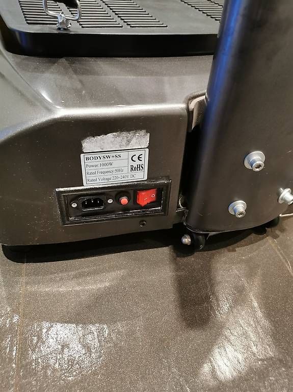 Hometrainer: Swissplate CW700 pro Vibrationstrainer – Gebraucht aus Lauerz von Power-Angel 2