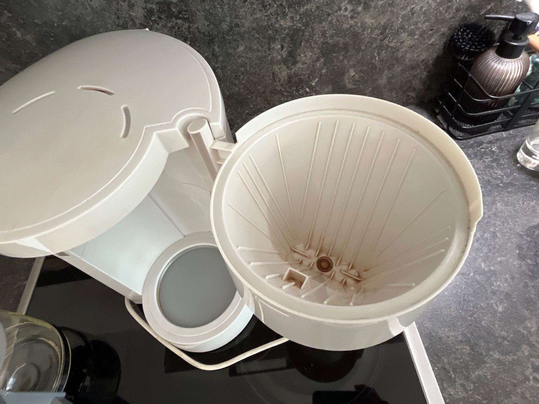 Kaffeemaschinen & Espressomaschinen: Severin Kaffeemaschine, weiss, gebraucht – Gebraucht aus Visp von Uranus8416 1