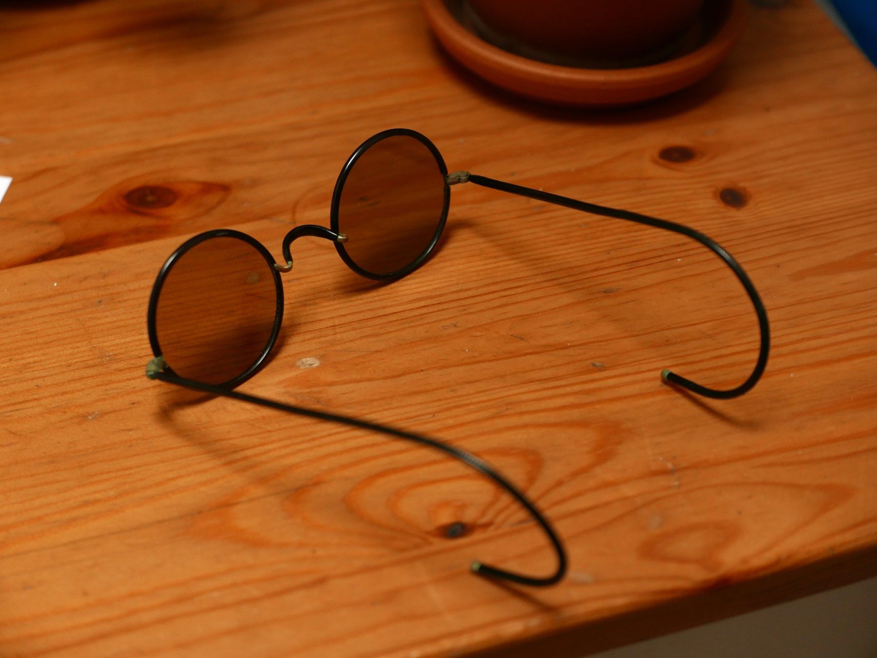 Brillen & Gläser: Antike Sonnenbrille rund – Gebraucht aus Bern von Grimmitri 1