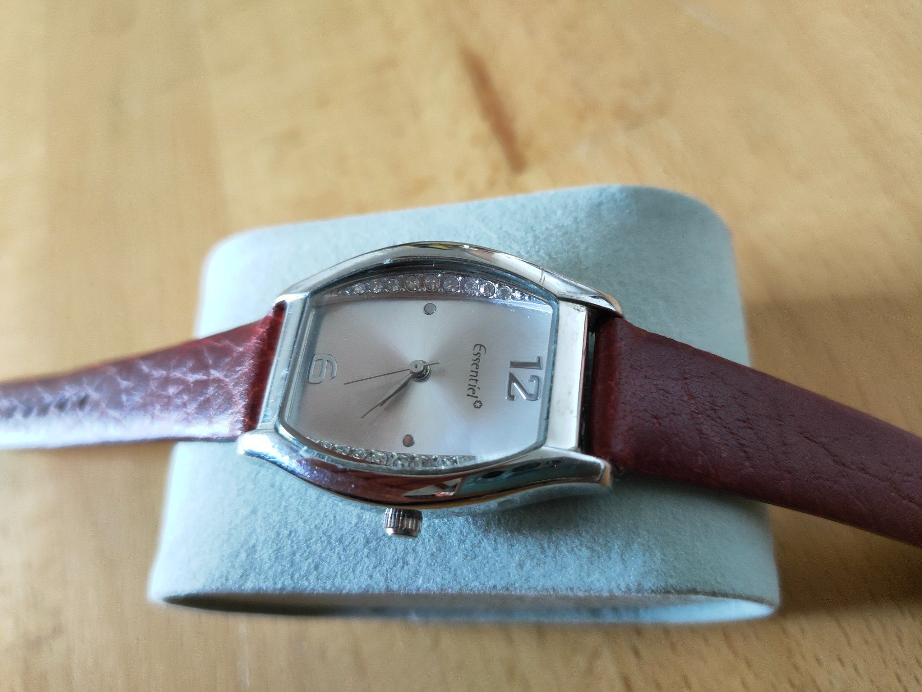 Orologi: Montre Essentiel – Usato da Gland venduto da zan_955v 2