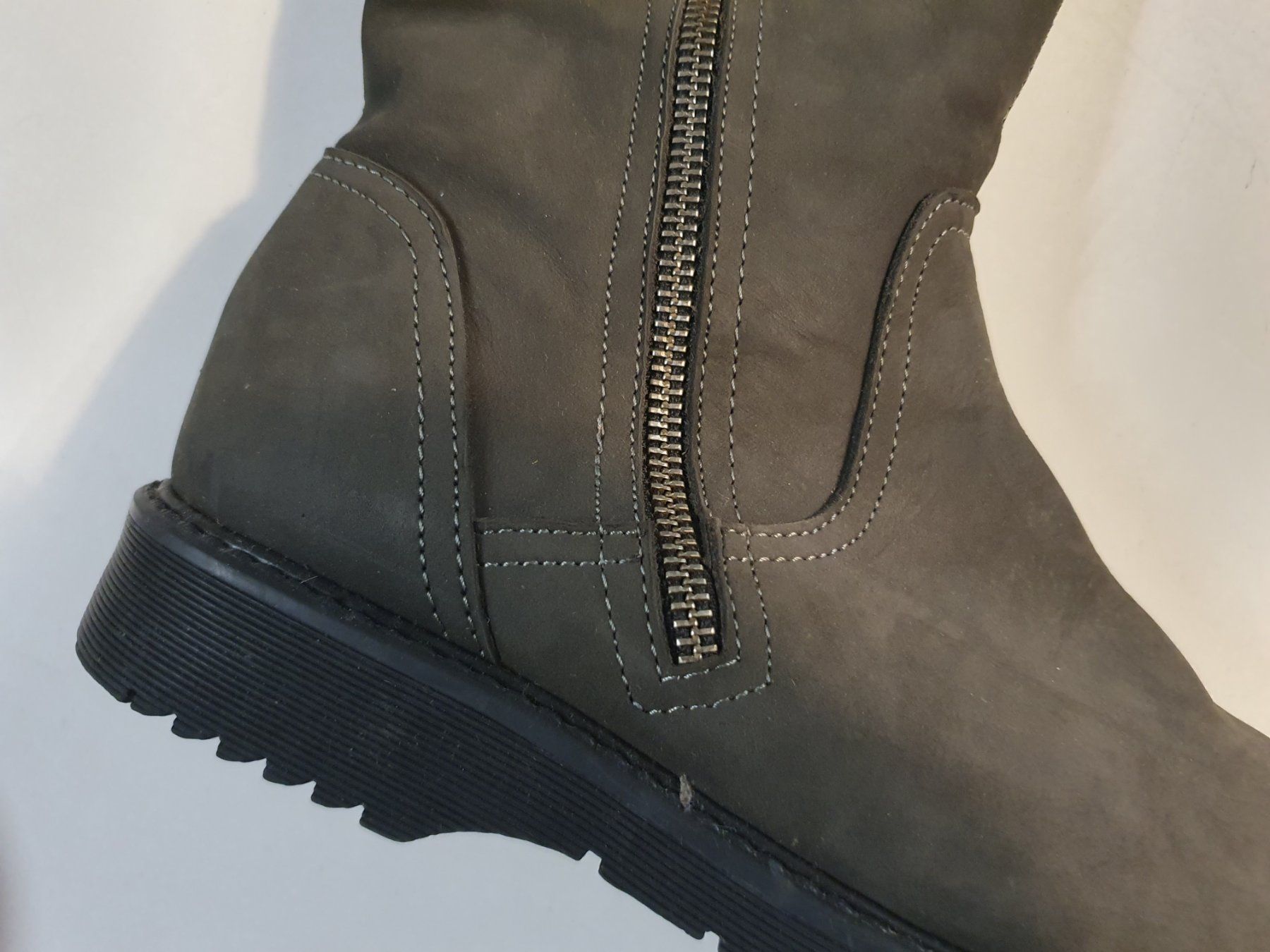 Damenschuhe: Lederstiefel Schafwolle grau grösse 37 – Gebraucht aus Zürich von dialout 4
