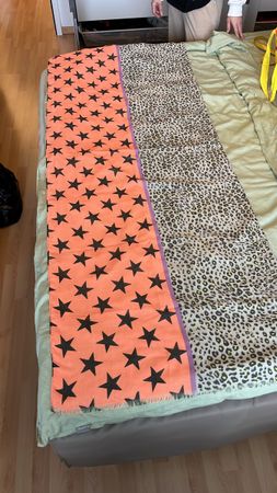 Sommerlicher Schal mit Sternen und Leopardenmuster, Neu!
