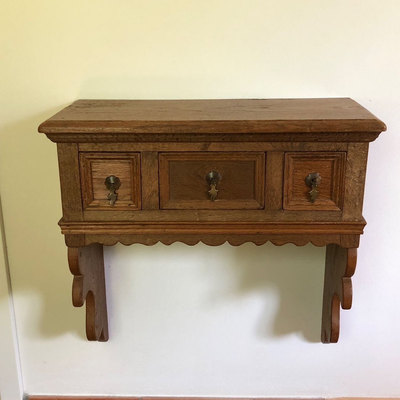 Console: Holzkonsole Vintage mit 3 Schubladen – Usato da Dornach venduto da ConstanzeElisabeth 1