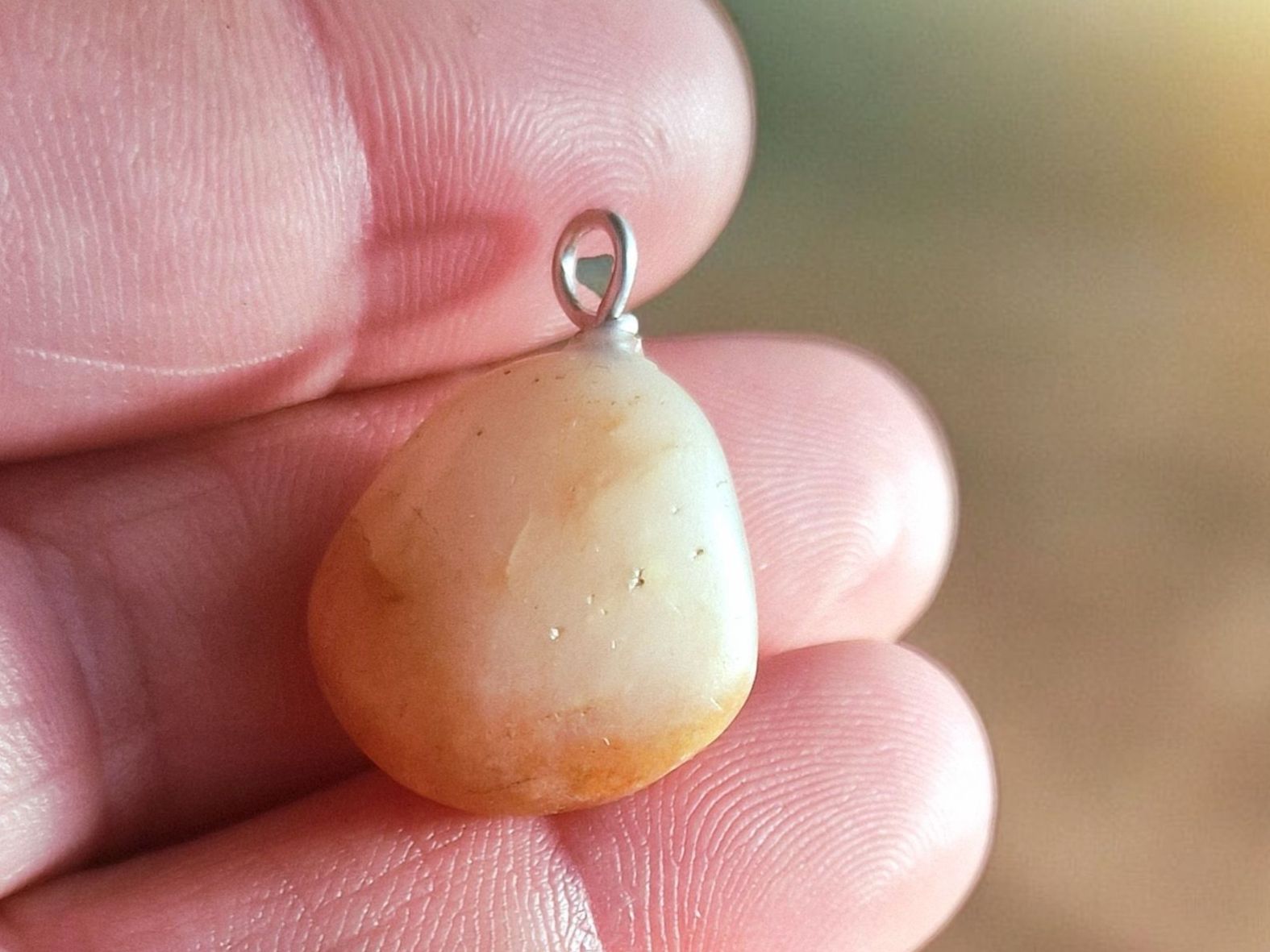 Pendentifs: Flusstein-Anhänger mit Silberdraht-Öse – Neuf avec emballage d'origine à Aarau par Schmuckhoehle_MD