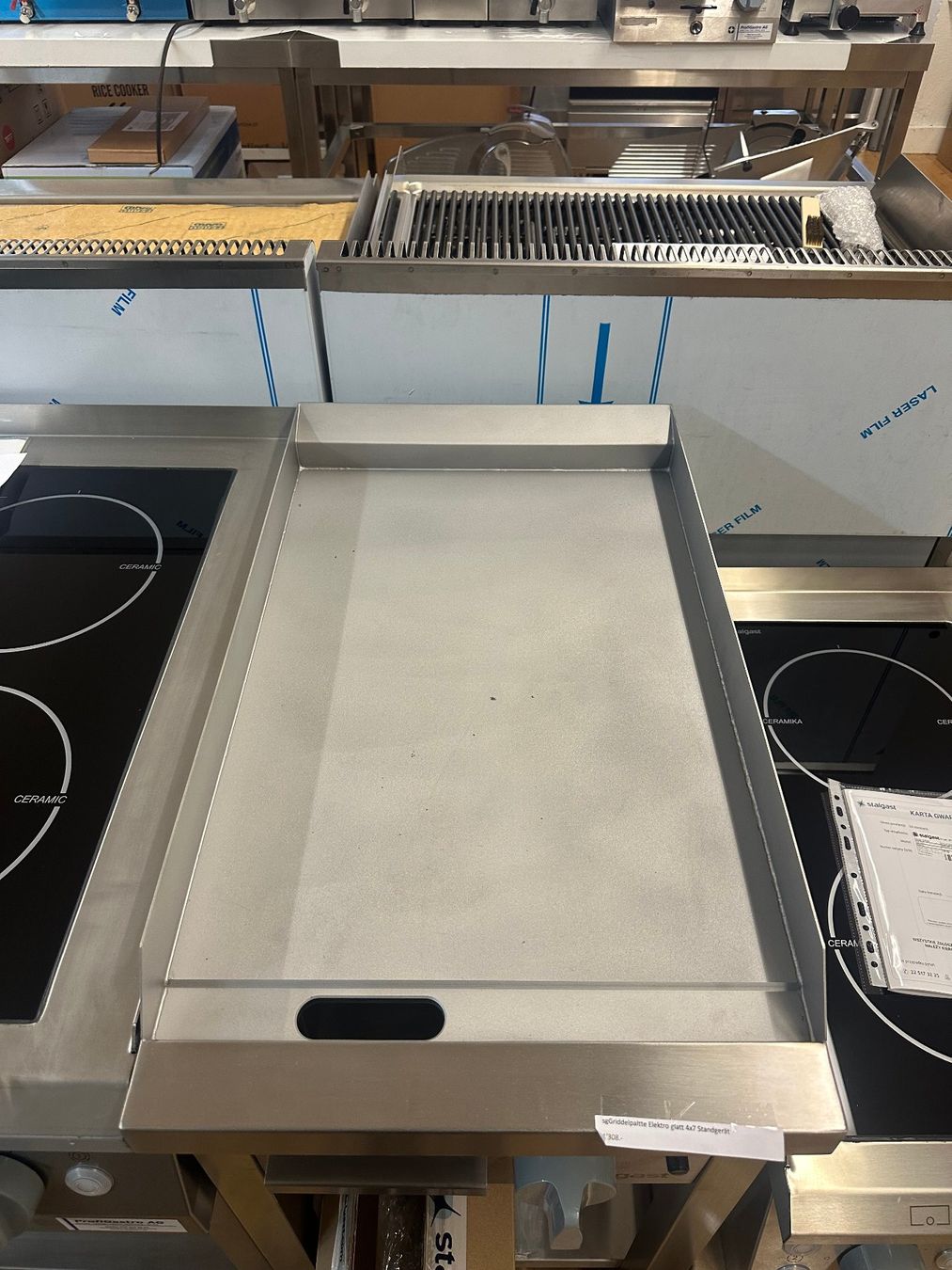 Herde: Elektro-Griddelplatte glatt – Standgerät – Neu und originalverpackt aus Ziegelbrücke von ProfiGastro