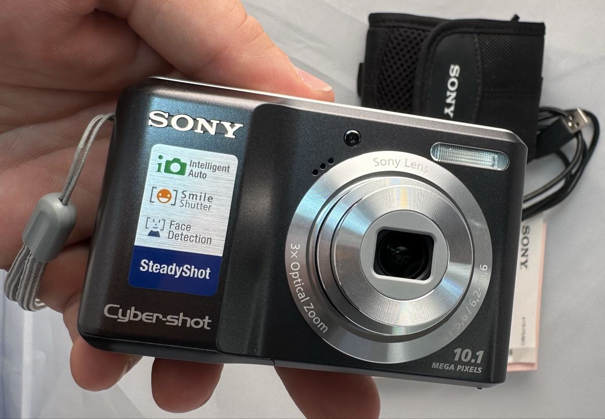 Sony Fotocamera: Sony Cyber-shot DSC-S2000 10.1MP Digitalkamera + 8GB Memory  – Usato da Wald ZH venduto da bestwatchussr