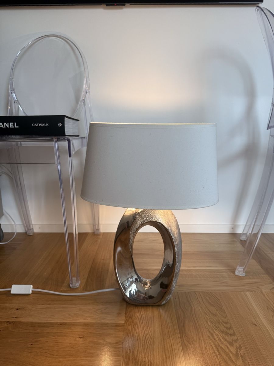 Lampade: Moderne Tischlampe Silver Oval Table Lamp  – Usato da Zürich venduto da ger_7pwp