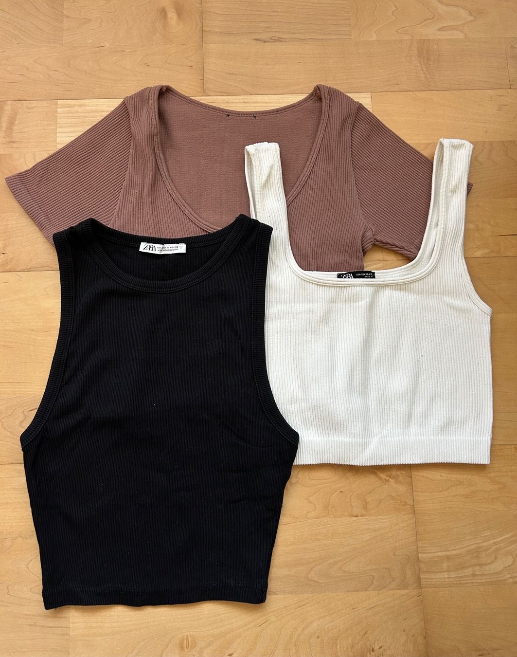 Zara Lotti di vestiti: Zara Oberteile Set – Usato da Belp venduto da jul_jws6